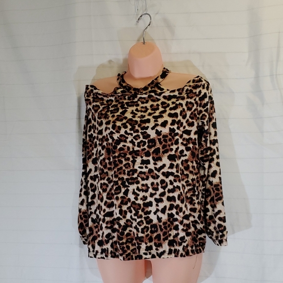 Top - Picture 2 of 2